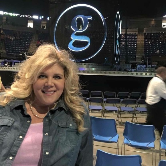 Meet your Posher, Kelly - Picture 2 of 8